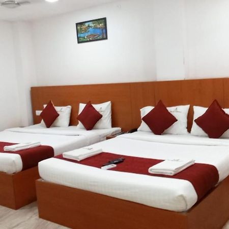 K11 Express - Opp Express Avenue Hotel Chennai Bagian luar foto