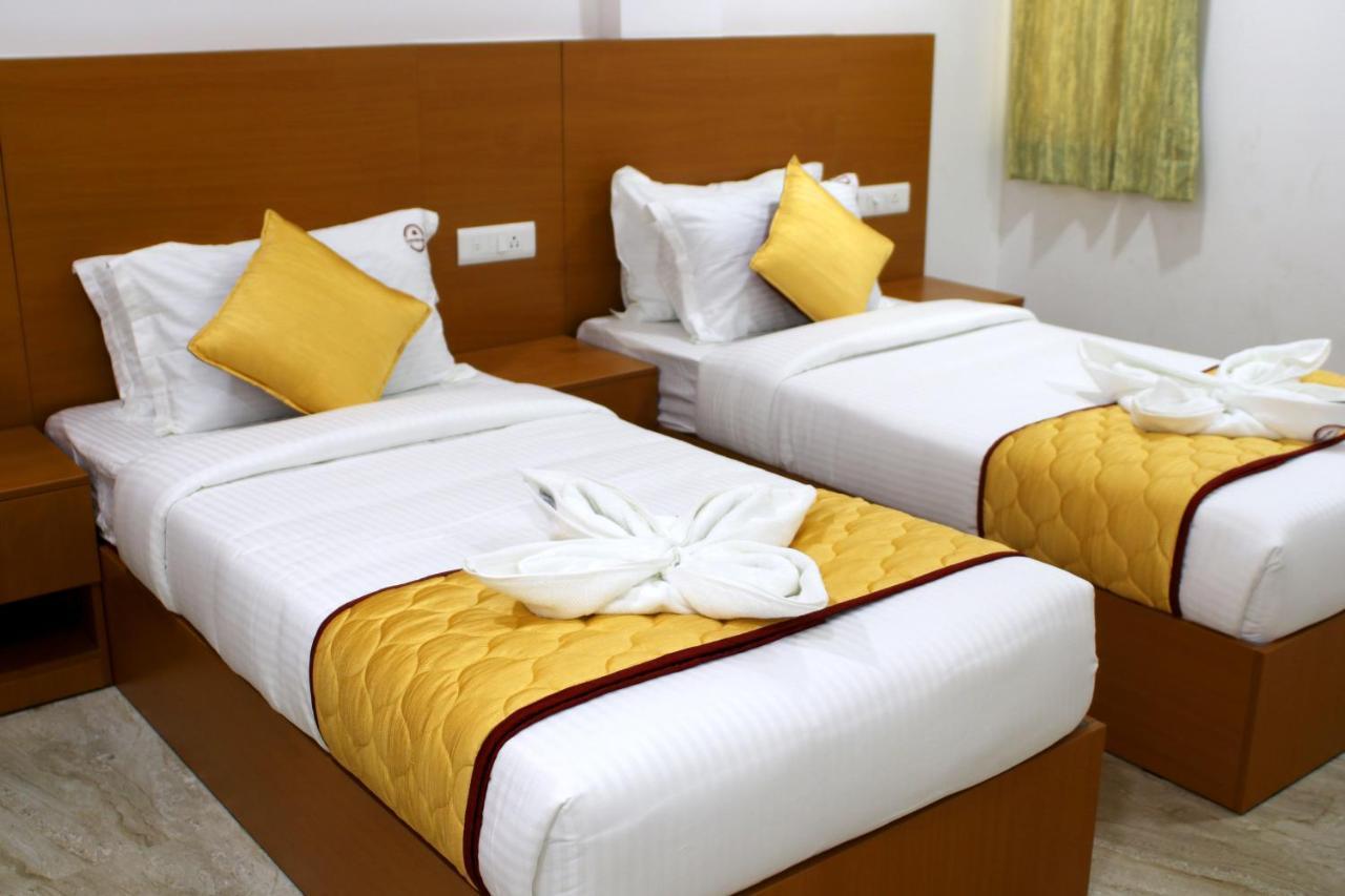 K11 Express - Opp Express Avenue Hotel Chennai Bagian luar foto