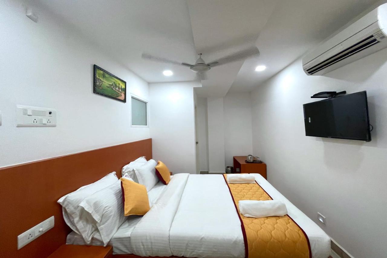 K11 Express - Opp Express Avenue Hotel Chennai Bagian luar foto